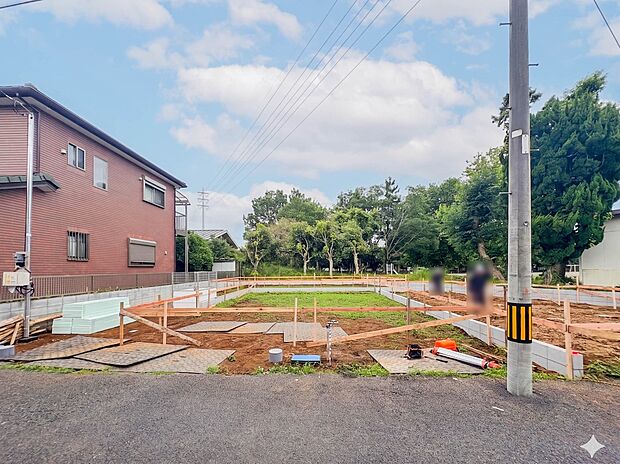 【前面道路】車の通行が少ないので、静かな住環境を維持することができます。