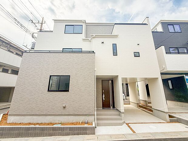 C号棟【外観】家族の温かさと陽光の暖かさ、楽しい毎日と明るい未来を予感させる「空間が織り成すひとつ先の住み心地」を演出します。
