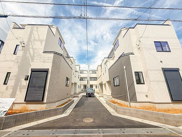A号棟【外観】家族の温かさと陽光の暖かさ、楽しい毎日と明るい未来を予感させる「空間が織り成すひとつ先の住み心地」を演出します。