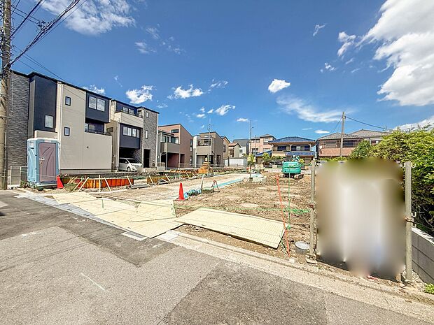 A号棟【外観】家族の温かさと陽光の暖かさ、楽しい毎日と明るい未来を予感させる「空間が織り成すひとつ先の住み心地」を演出します。