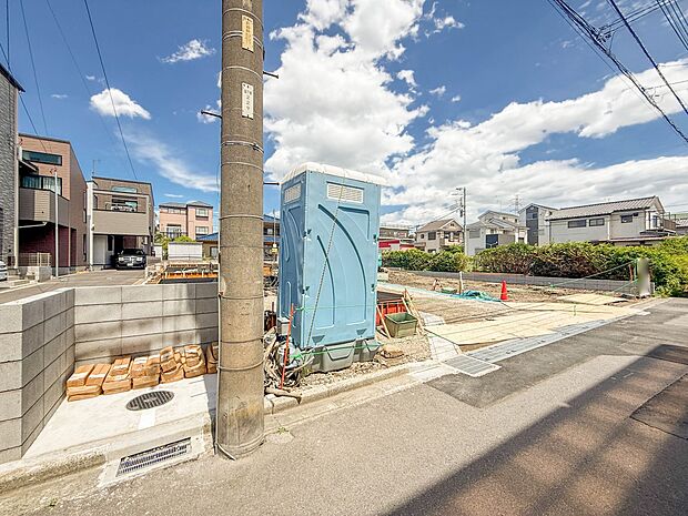 E号棟【外観】ここから始まる「日常」はご家族にとってかけがえのない時間となります。少しでも豊かに、快適に。そんな想いから本邸宅は生まれました。