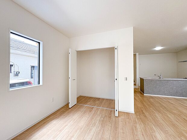 【収納】各部屋を最大限に広く使って頂ける様、全居住スペースに収納付。プライベートルームはゆったりと快適に。