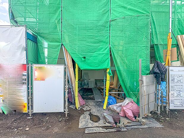 【玄関】こちらの物件が少しでも気になるようでしたら、お気軽にお問合せください。人生でいちばん大きなお買い物ですので、ゆっくりご見学ください。ネット上の画像と実際の見学では、リアル感がまるで違…