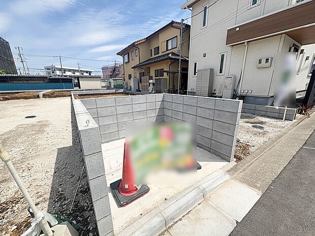【ゴミ置き場】ここから始まる「日常」はご家族にとってかけがえのない時間となります。少しでも豊かに、快適に。そんな想いから本邸宅は生まれました。