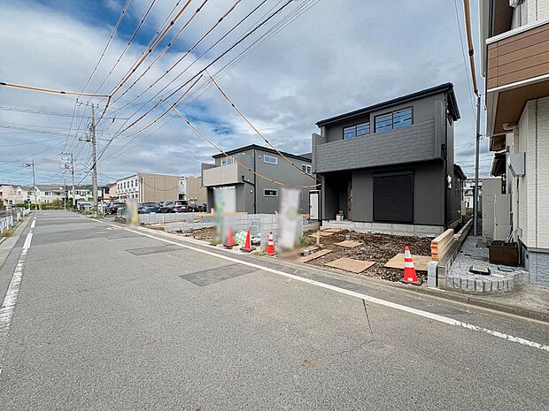 【前面道路】車の通行が少ないので、静かな住環境を維持することができます。