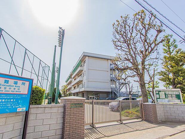中学校 1400m 美笹中学校(最近、感動していますか。新しいことにいつも挑戦していますか。私達は、熱い感動心、燃える挑戦心をもつ生徒を育むことを指針としています。自然に心が動く、一日一日を…