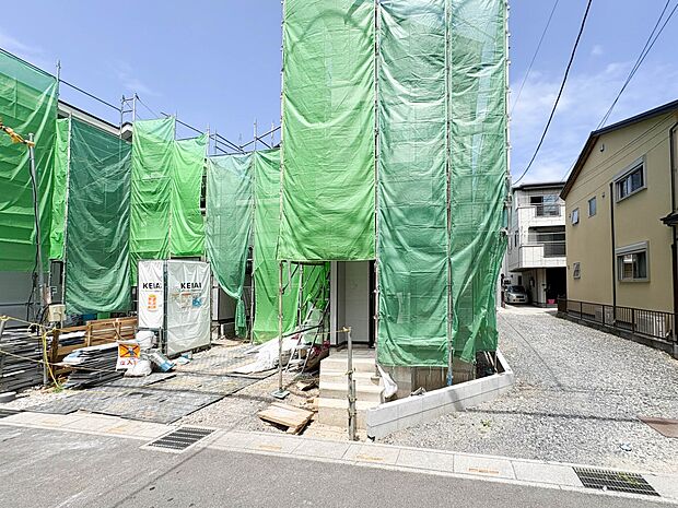【外観】ここから始まる「日常」はご家族にとってかけがえのない時間となります。少しでも豊かに、快適に。*CGにより晴天に変えています