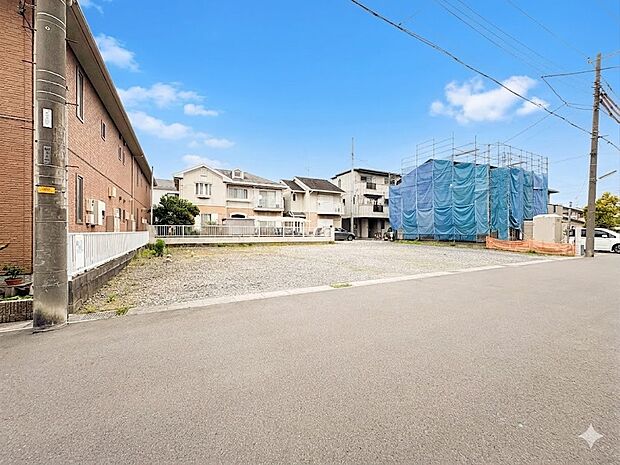【外観】家族の温かさと陽光の暖かさ、楽しい毎日と明るい未来を予感させる「空間が織り成すひとつ先の住み心地」を演出します。＊CGにより晴天に変えています