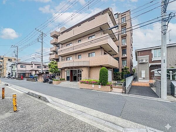 【外観】こちらの物件が少しでも気になるようでしたら、お気軽にお問合せください。人生でいちばん大きなお買い物ですので、ゆっくりご見学ください。ネット上の画像と実際の見学では、リアル感がまるで違…