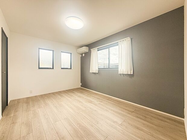 1号棟【納戸7.5帖】お子様のお部屋にぴったりなクロークを備えたフローリング仕様の洋室です。