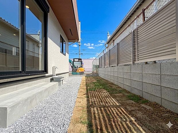 【庭】庭がある戸建てに住む楽しみのひとつは、自分たちの好みに合わせて、家庭菜園や庭づくりができることでしょう。自由自在に庭をコーディネートしてみませんか!*CGにより晴天に加工しています