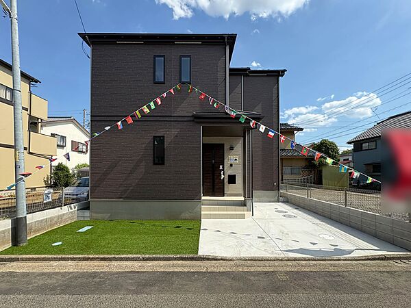 【外観】こちらの物件に少しでもご興味がありましたら、お気軽にお電話下さい。ネット上で「見えない物」「わからない事」でも、実際にご見学いただくことで、手に取るようにおわかりいただけるはずです。…