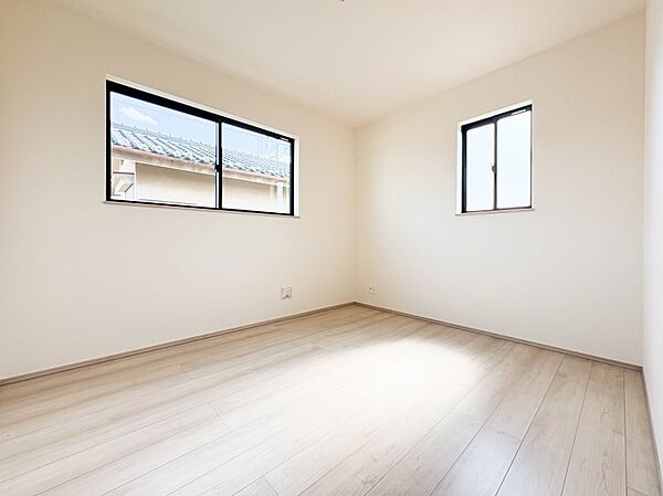 【洋室5.75帖】充実した生活は伸びやかな居室空間から始まります。快適に・伸びやかに。心の潤いを求める方々へ。