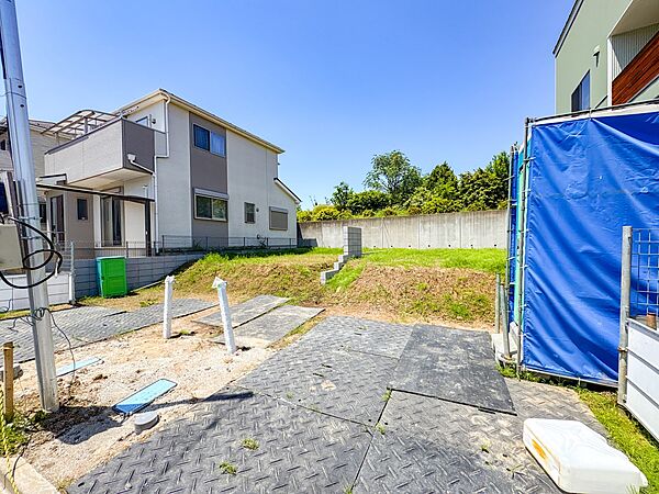 【外観】家族の温かさと陽光の暖かさ、楽しい毎日と明るい未来を予感させる「空間が織り成すひとつ先の住み心地」を演出します。