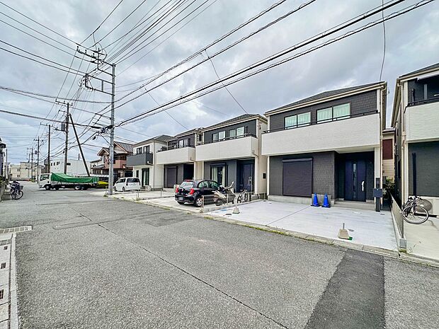 【前面道路】車の通行が少ないので、静かな住環境を維持することができます。