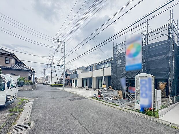【前面道路】車の通行が少ないので、静かな住環境を維持することができます。