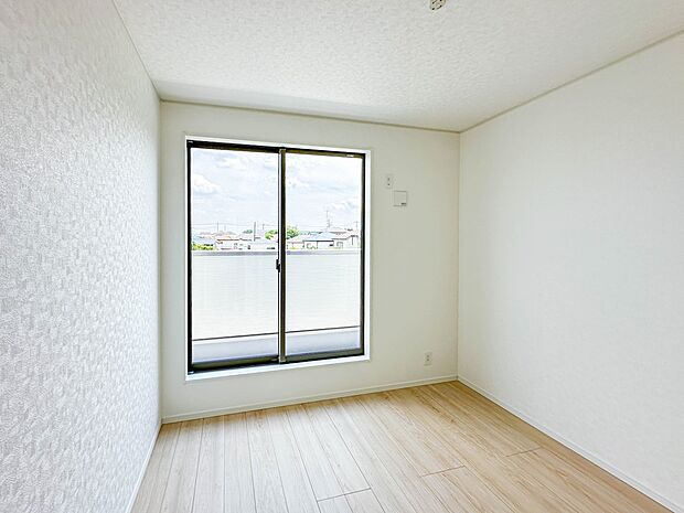【洋室6帖】充実した生活は伸びやかな居室空間から始まります。快適に・伸びやかに。心の潤いを求める方々へ。