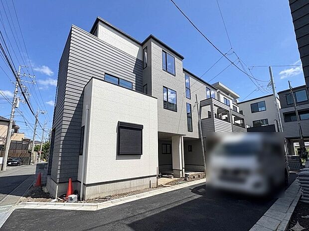 【前面道路4ｍ】車の通行が少ないので、静かな住環境を維持することができます。