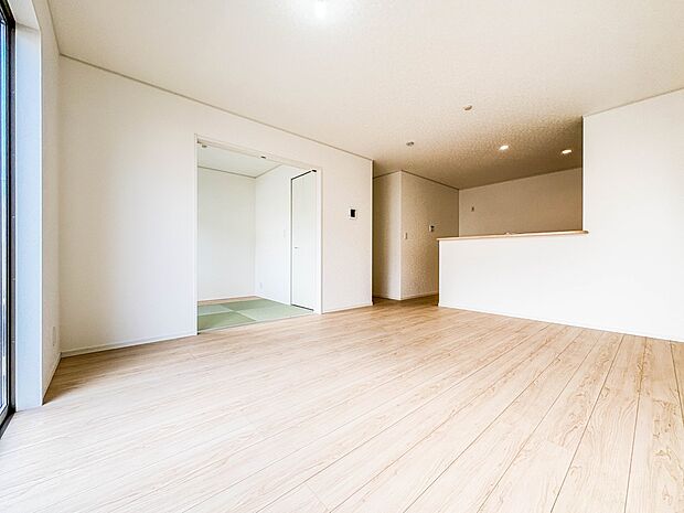 【リビングダイニング】流行に左右されず、将来にわたって価値が継続する「上質」な佇まい。