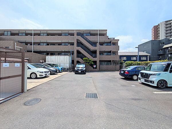 【駐車場】駐車場の空き状況は要確認