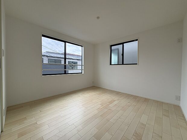 【寝室】寝室は大きいベッドを置くことも可能です。