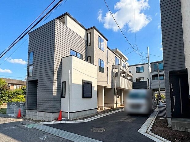 【前面道路4m】車の通行が少ないので、静かな住環境を維持することができます。