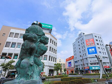 駅 650m JR南浦和駅(京浜東北線の始発駅でもあり、都心方面への通勤・通学の利便性に恵まれた駅です。駅周辺には生活利便施設が整っています。)