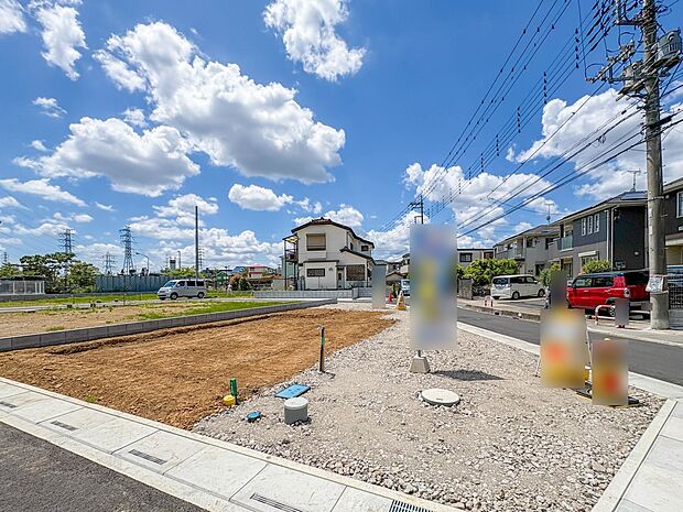 【現地】陽あたりの良さは必須条件。家族の温かさと陽光の暖かさ、楽しい毎日と明るい未来を予感させる。