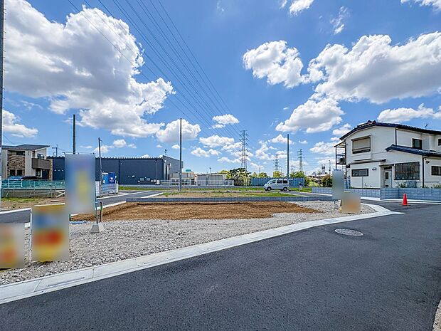 【現地土地写真】ここから始まる「日常」はご家族にとってかけがえのない時間となります。少しでも豊かに、快適に。そんな想いから本邸宅は生まれました。