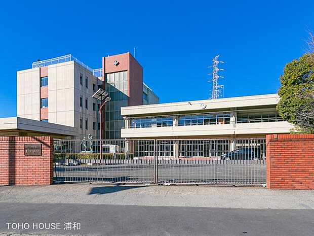 中学校 1660m 川口市立里中学校
