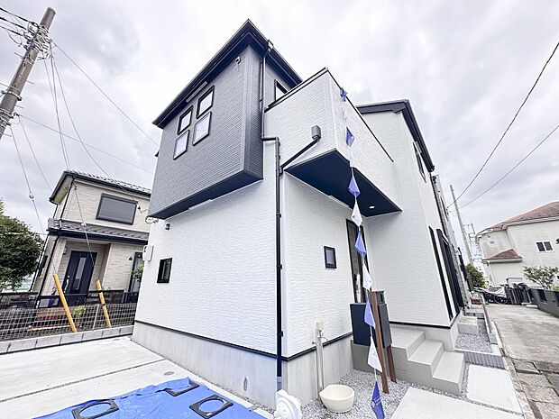 【前面道路】車の通行が少ないので、静かな住環境を維持することができます。