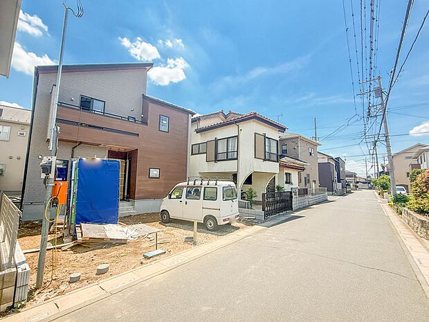 【前面道路5.0m】車の通行が少ないので、静かな住環境を維持することができます。