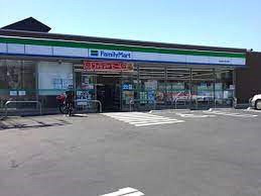 コンビニ 150m ファミリーマート川口前川店