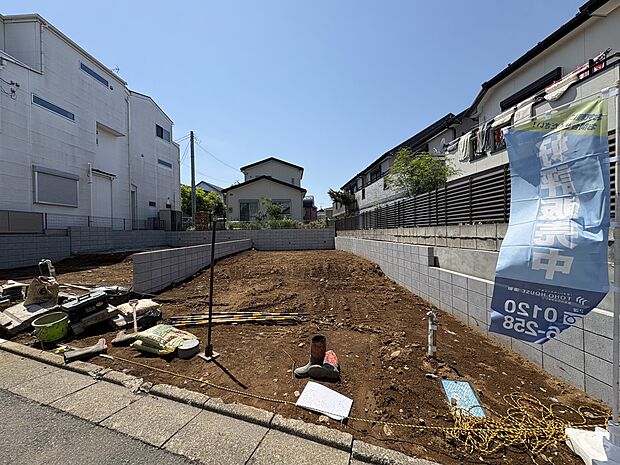 【現地】陽当りが良いと、洗濯物が乾きやすいですし、湿気やカビの心配も減るので快適です。