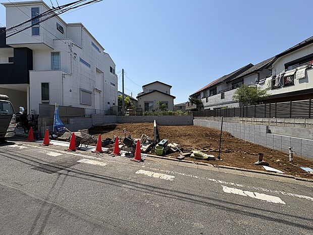 【現地】街並みや周辺の環境に呼応しながら、毎日の暮らしを考慮した機能性の高い住まいです。