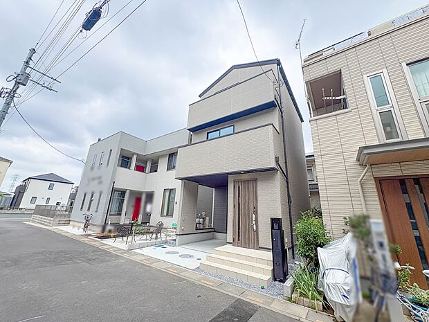 【前面道路】車の通行が少ないので、静かな住環境を維持することができます。