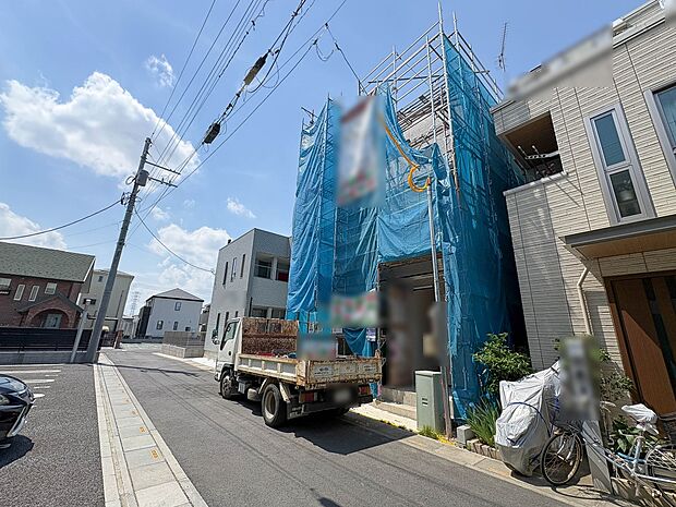 【前面道路】車の通行が少ないので、静かな住環境を維持することができます。