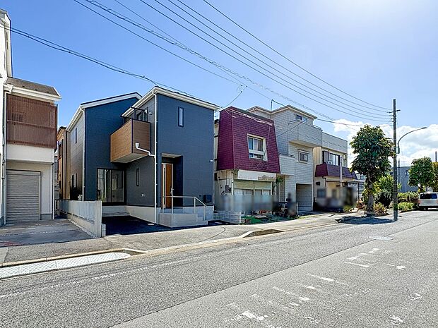 【前面道路】車の通行が少ないので、静かな住環境を維持することができます。