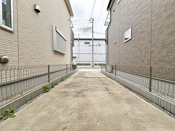 【庭】お庭にはプランター等をおいてガーデニングが楽しめます。