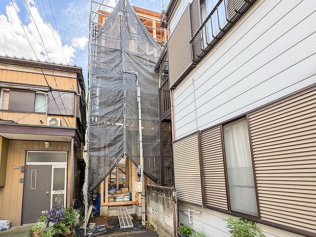 【外観】ここから始まる「日常」はご家族にとってかけがえのない時間となります。少しでも豊かに、快適に。そんな想いから本邸宅は生まれました。　