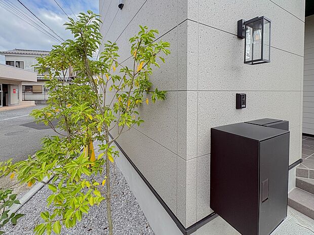 【外観】こちらの物件が少しでも気になるようでしたら、お気軽にお問合せください。人生でいちばん大きなお買い物ですので、ゆっくりご見学ください。ネット上の画像と実際の見学では、リアル感がまるで違…
