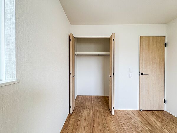2号棟【収納】各部屋を最大限に広く使って頂ける様、全居住スペースに収納付。プライベートルームはゆったりと快適に。