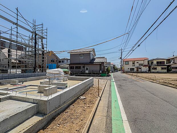 【前面道路】車の通行が少ないので、静かな住環境を維持することができます。