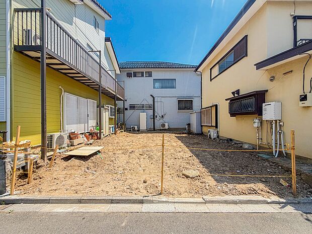 【外観】家族の温かさと陽光の暖かさ、楽しい毎日と明るい未来を予感させる「空間が織り成すひとつ先の住み心地」を演出します。