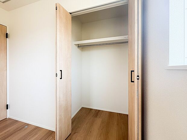 2号棟【収納】各部屋を最大限に広く使って頂ける様、全居住スペースに収納付。プライベートルームはゆったりと快適に。