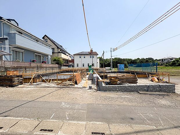【外観】こちらの物件が少しでも気になるようでしたら、お気軽にお問合せください。人生でいちばん大きなお買い物ですので、ゆっくりご見学ください。ネット上の画像と実際の見学では、リアル感がまるで違…