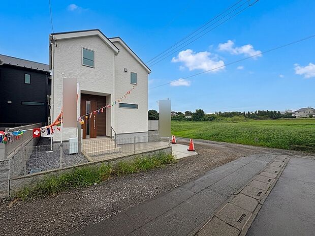 2号棟【前面道路】車の通行が少ないので、静かな住環境を維持することができます。
