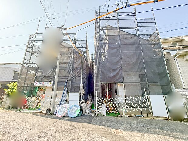 1号棟【外観】家族の温かさと陽光の暖かさ、楽しい毎日と明るい未来を予感させる「空間が織り成すひとつ先の住み心地」を演出します。