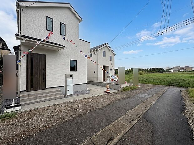 1号棟【前面道路】車の通行が少ないので、静かな住環境を維持することができます。