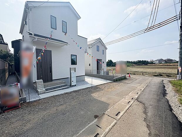 1号棟【前面道路】車の通行が少ないので、静かな住環境を維持することができます。
